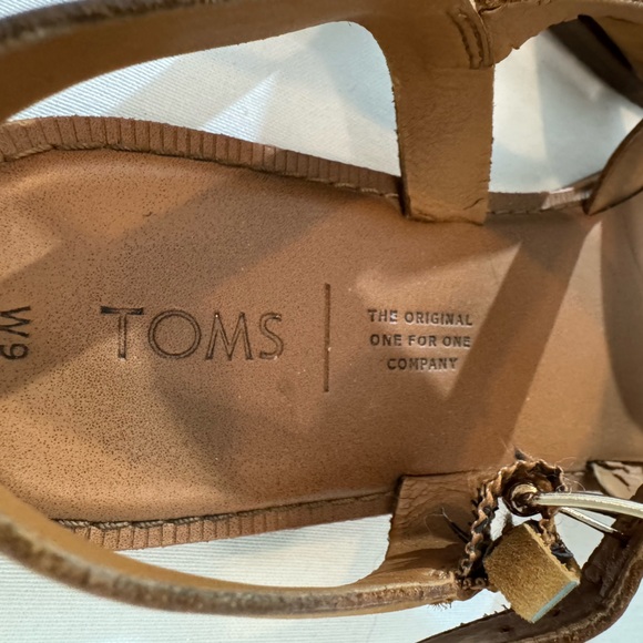Tom’s Tan Strappy Sandals 9 wide summer sandals - Picture 14 of 15
